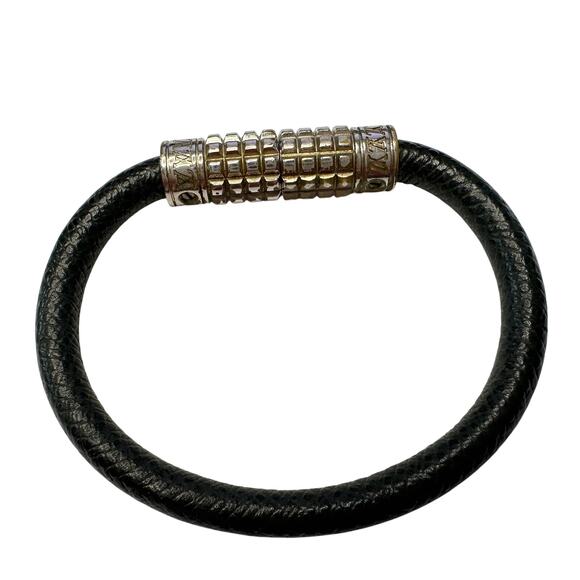 Louis Vuitton Black Taiga Leather Digit Bracelet w Dust Bag, Box & Care Booklet - Picture 4 of 15